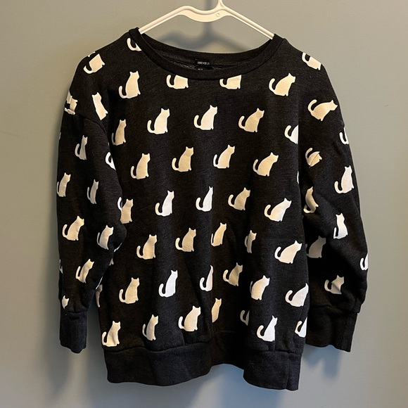 Forever 21 Tops - Forever 21 Cat Graphic Sweatshirt